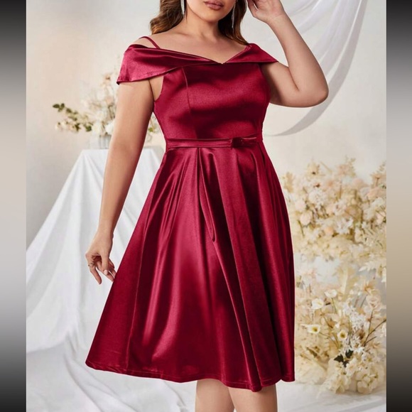 Luxe cold shoulder party formal satin dress - Picture 9 of 10